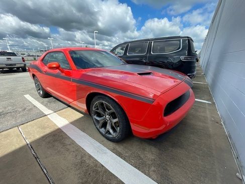 Used 2016 Dodge Challenger SXT Plus RWD image 3