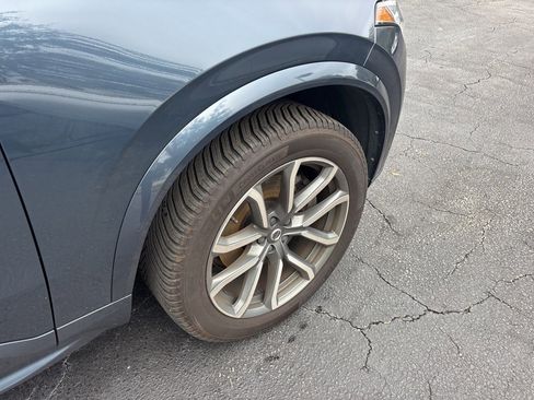 Used 2019 Volvo XC90 T5 Momentum w/ Multimedia Package image 18