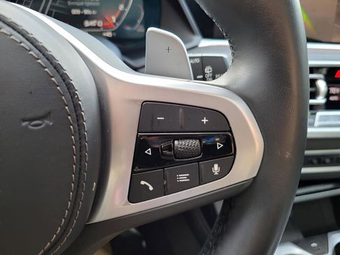 Used 2022 BMW X7 M50i w/ Luxury Seating Package image 21