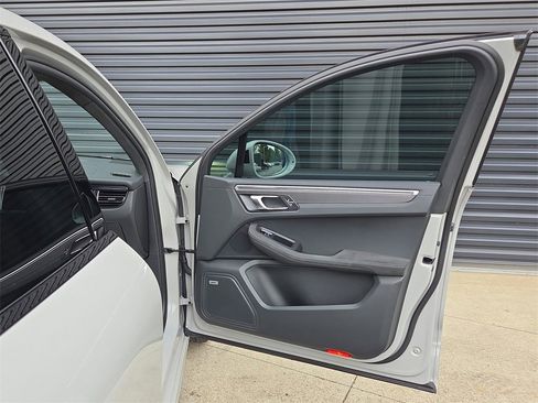 Used 2023 Porsche Macan GTS image 20