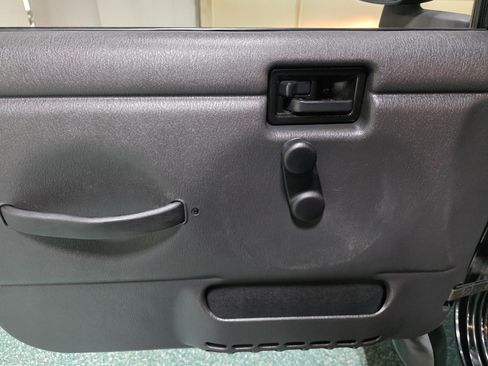 Used 2005 Jeep Wrangler Sport w/ 30" Tire & Wheel Group image 19