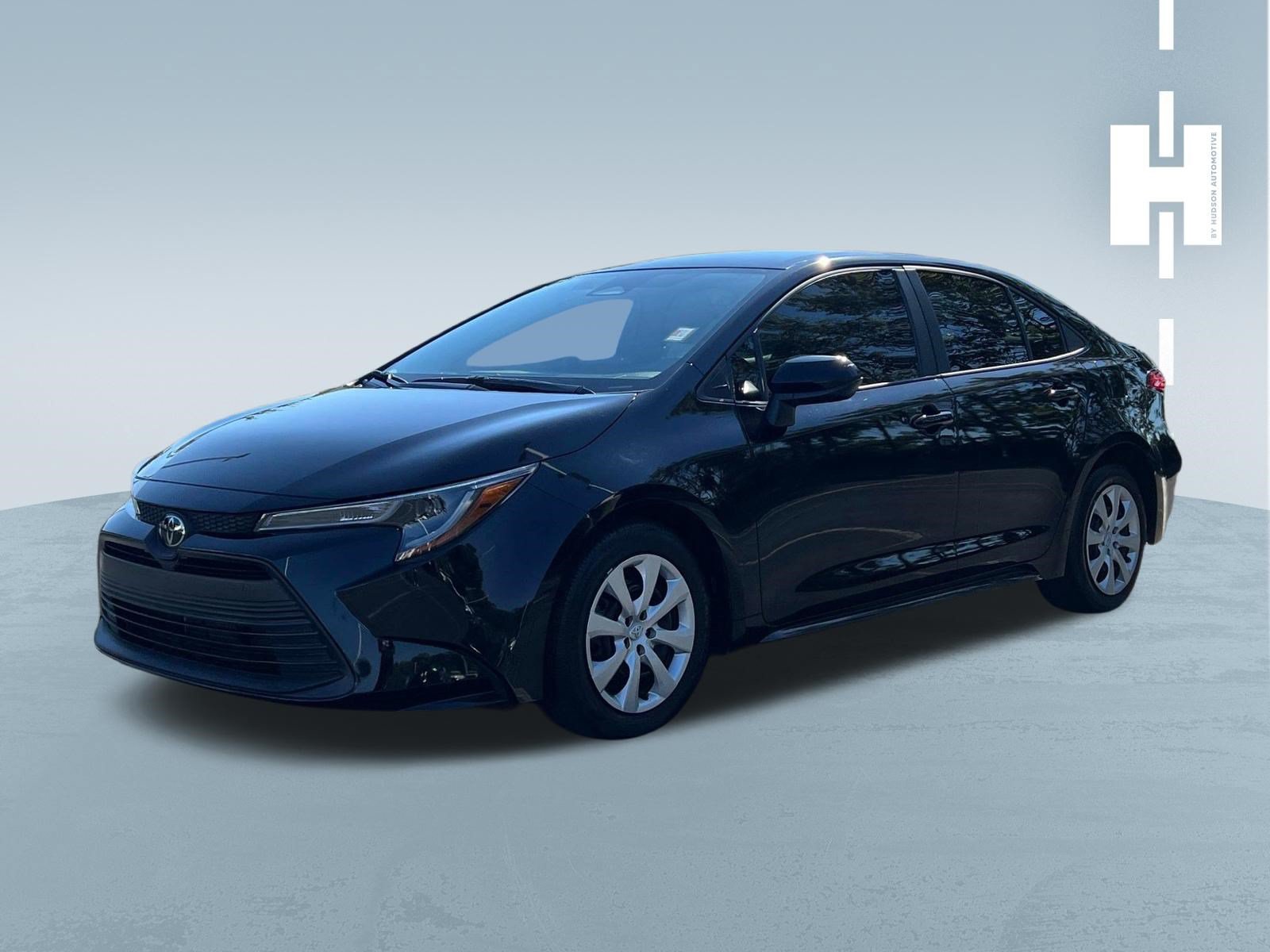 Used 2024 Toyota Corolla LE FWD image 3