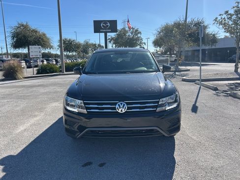 Used 2021 Volkswagen Tiguan SE w/ Panoramic Sunroof Package image 7