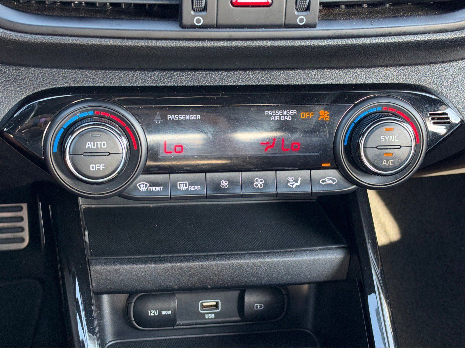Certified 2024 Kia Forte GT-Line FWD image 17