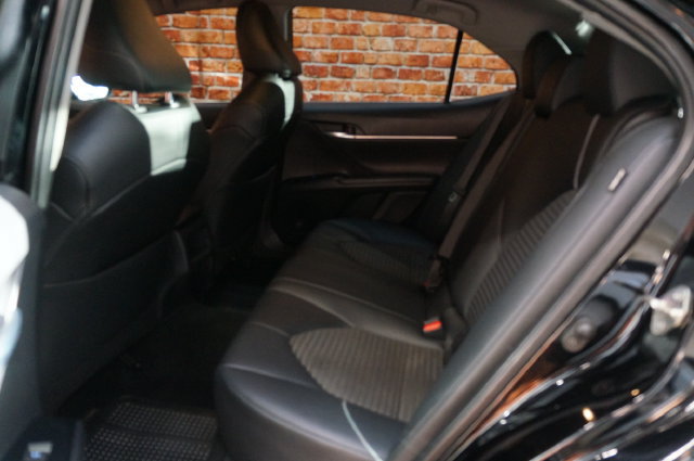 Used 2020 Toyota Camry SE FWD image 31