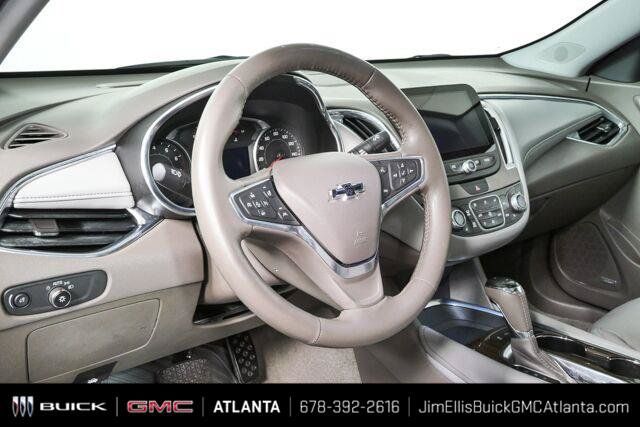 Certified 2018 Chevrolet Malibu Premier w/ Premier Sun and Wheel Package FWD image 4