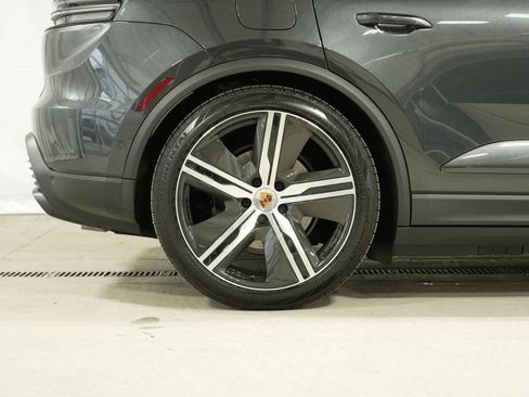 Used 2025 Porsche Macan Electric image 36