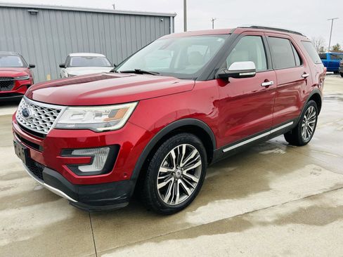 Used 2017 Ford Explorer Platinum image 40