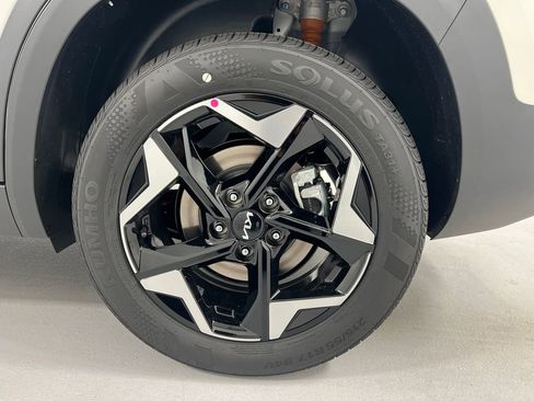 New 2026 Kia Seltos S image 9