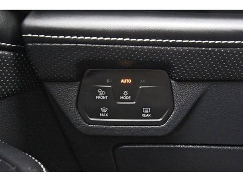 Used 2024 Volkswagen Atlas SE w/ Black Wheel Package image 24