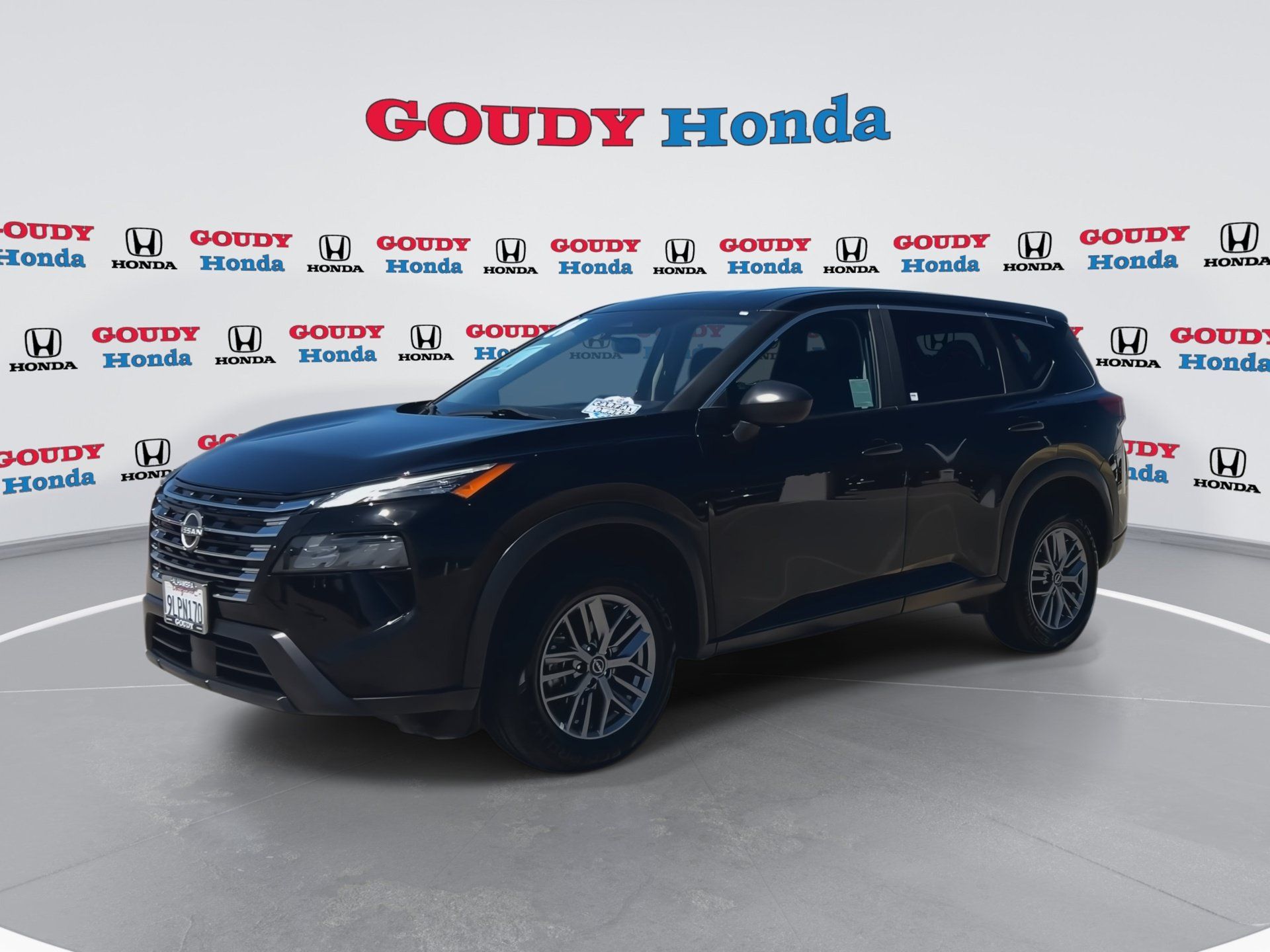 Used 2024 Nissan Rogue S AWD/4WD image 4