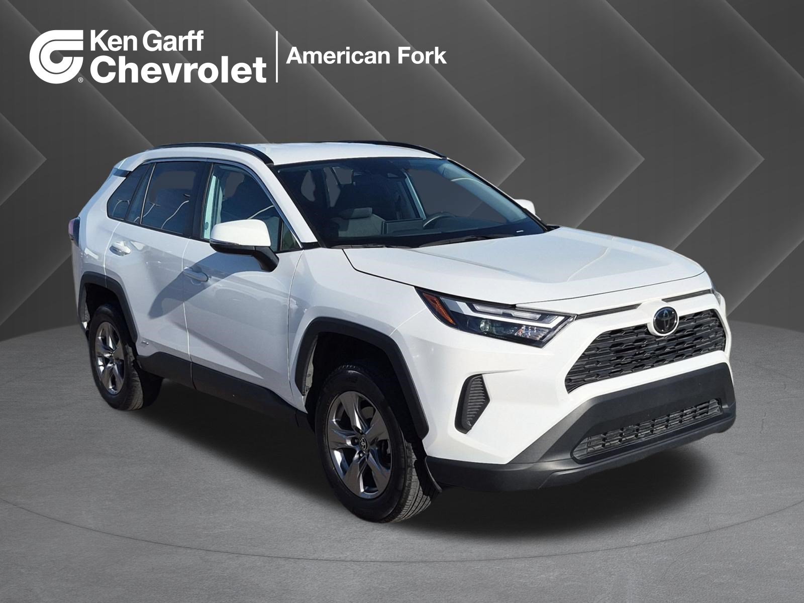 Used 2025 Toyota RAV4 XLE AWD/4WD image 1