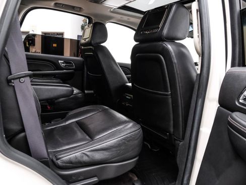 Used 2013 Cadillac Escalade Platinum RWD image 47