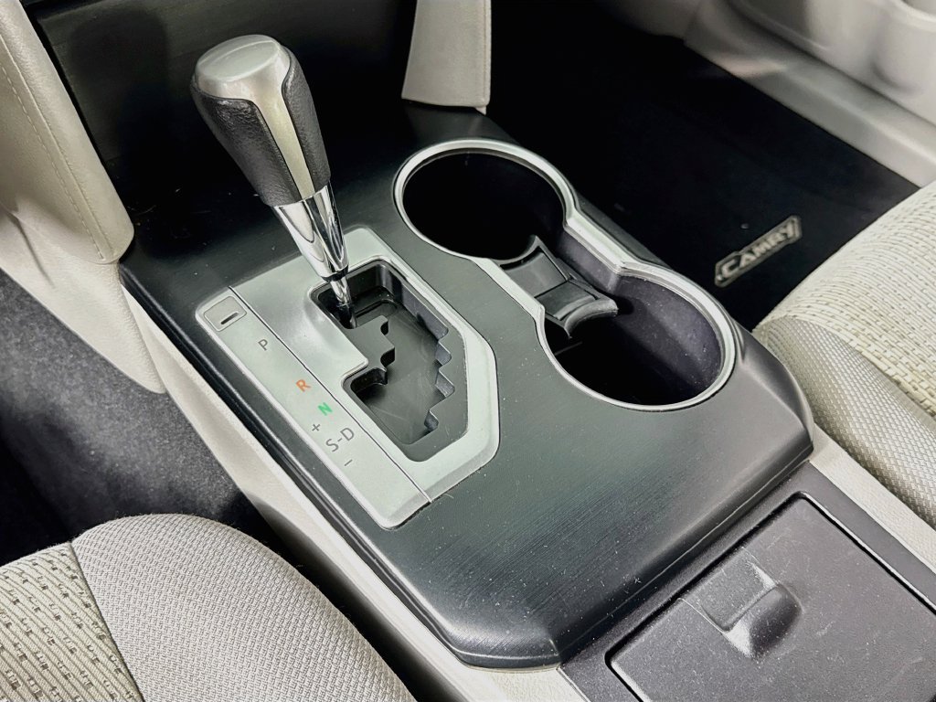 Used 2014 Toyota Camry LE FWD image 21