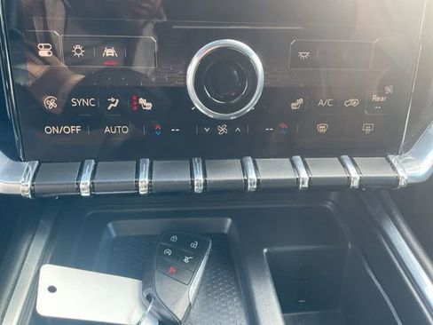 Used 2024 GMC Acadia Elevation image 19