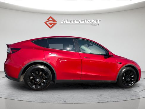 Used 2021 Tesla Model Y 2WD image 8