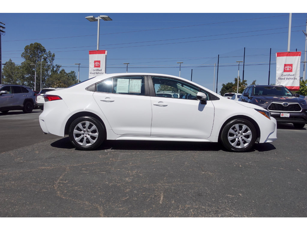 Certified 2025 Toyota Corolla LE FWD image 2