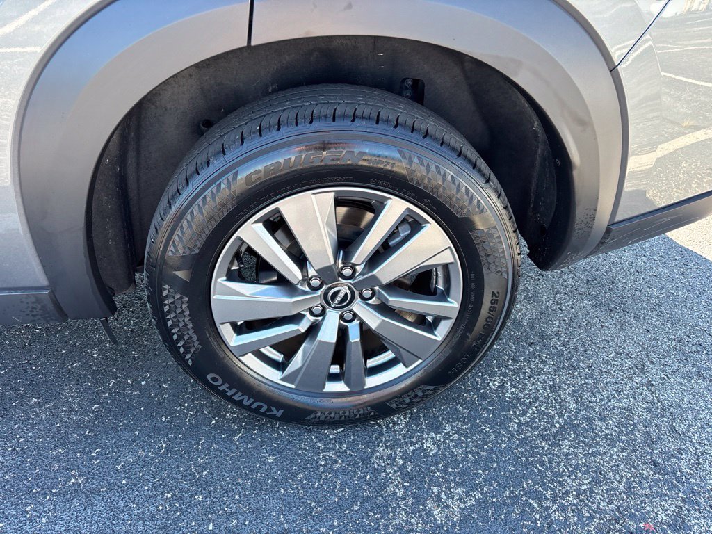 Used 2025 Nissan Pathfinder SV AWD/4WD image 14