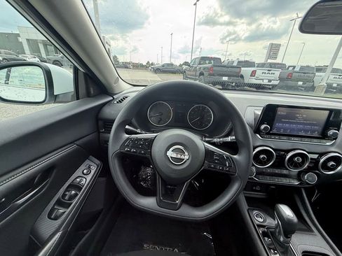 Used 2025 Nissan Sentra S FWD image 14