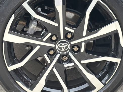 Used 2024 Toyota Prius Prime FWD image 6