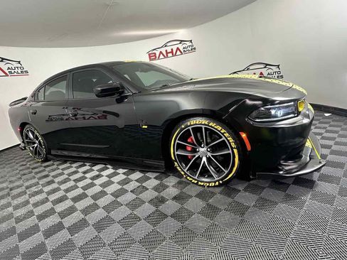 Used 2018 Dodge Charger R/T Scat Pack image 12