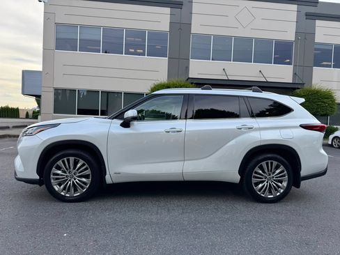 Used 2023 Toyota Highlander Platinum AWD/4WD image 6