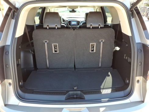 Used 2022 GMC Acadia Denali w/ Denali Ultimate Package image 12