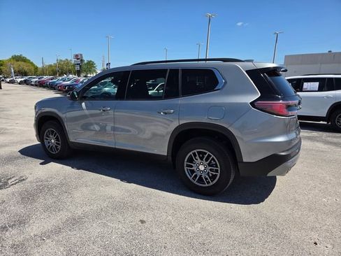 Used 2025 GMC Acadia Elevation FWD image 12