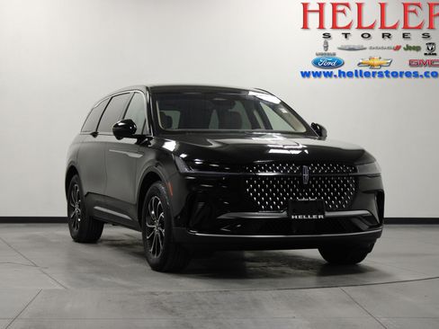 Used 2024 Lincoln Nautilus Premier image 1