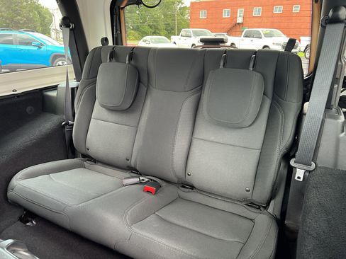 Used 2021 Jeep Wrangler Willys image 10