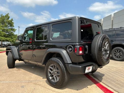 Used 2025 Jeep Wrangler Unlimited Sport AWD/4WD image 8