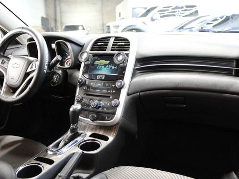 Used 2015 Chevrolet Malibu LT image 8
