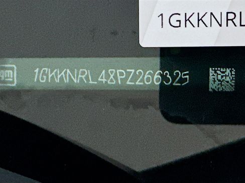 Used 2023 GMC Acadia SLE w/ Driver Convenience Package image 12