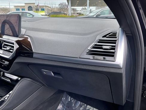 Used 2024 BMW X4 xDrive30i image 19