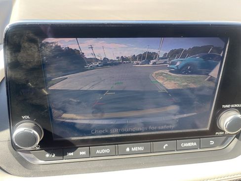 Certified 2023 Nissan Rogue SV image 14