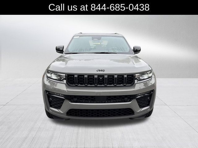 New 2027 Jeep Grand Cherokee Limited AWD/4WD image 2