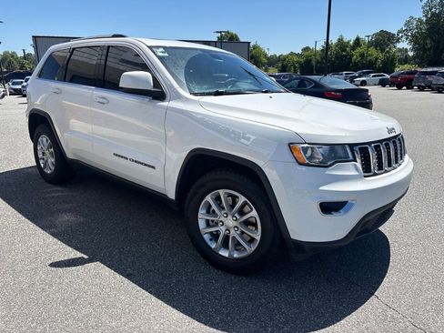 Used 2021 Jeep Grand Cherokee Laredo RWD image 9