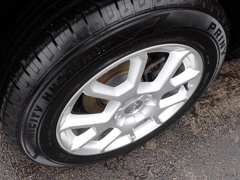 Used 2020 Jeep Renegade Latitude w/ Cold Weather Group image 7