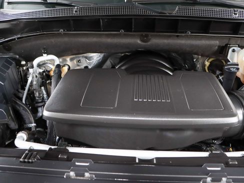 Used 2023 Chevrolet Suburban Z71 w/ Luxury Package image 36