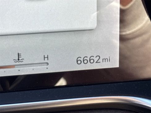 Used 2025 Genesis G90 3.5T image 28