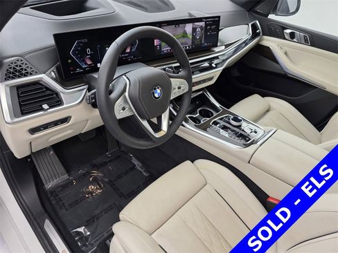 Used 2024 BMW X7 xDrive40i w/ Executive Package image 10