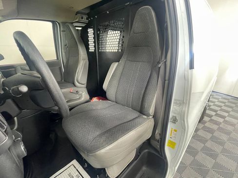 Used 2023 GMC Savana 2500 w/ Driver Convenience Package image 17