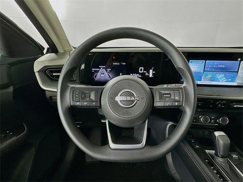 Used 2025 Nissan Kicks SV image 18