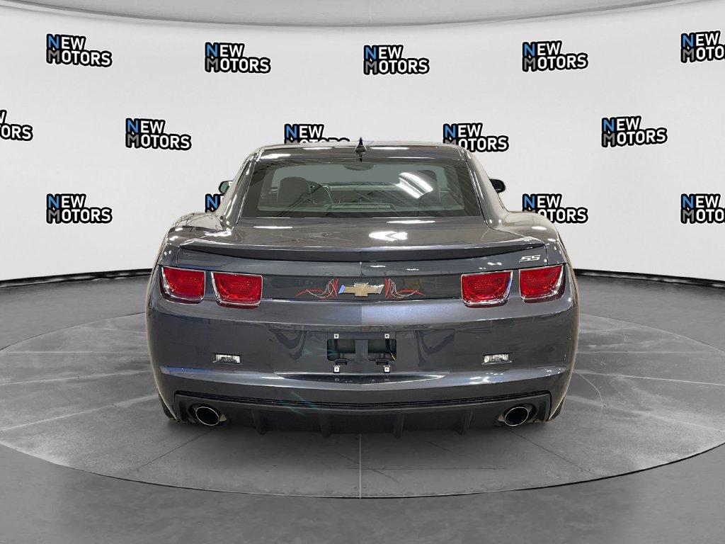 Used 2010 Chevrolet Camaro SS RWD image 4