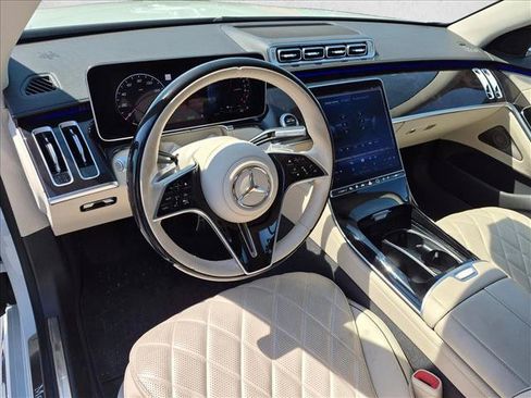 Used 2024 Mercedes-Benz S 580e 4MATIC Sedan image 9