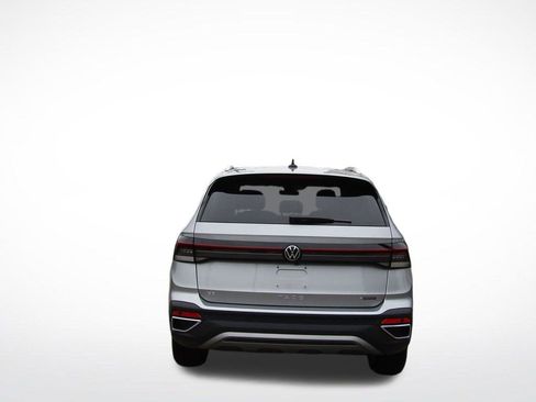 New 2026 Volkswagen Taos SE AWD/4WD image 9