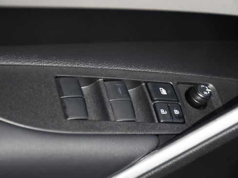 Used 2026 Toyota Corolla Cross L FWD image 10