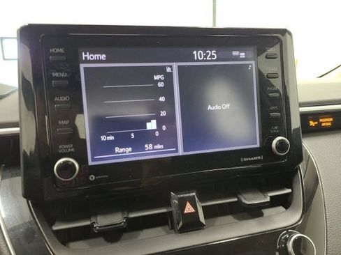 Used 2022 Toyota Corolla LE FWD image 27