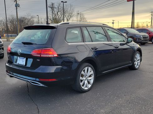 Used 2018 Volkswagen Golf SEL FWD image 4