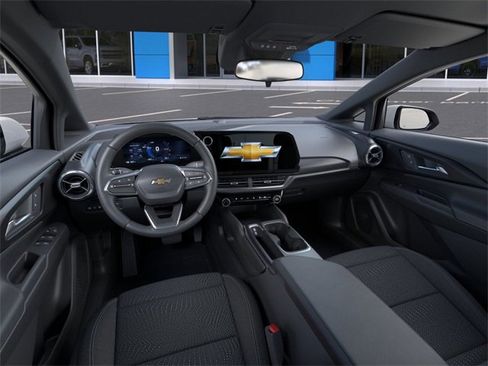 New 2026 Chevrolet Equinox EV LT image 15